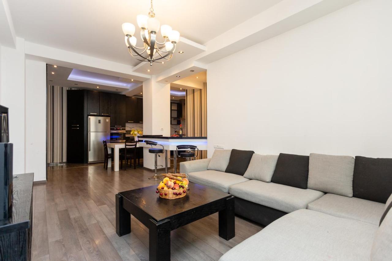 Two Bedroom Apartment In The City Center Tbilisi Exterior foto