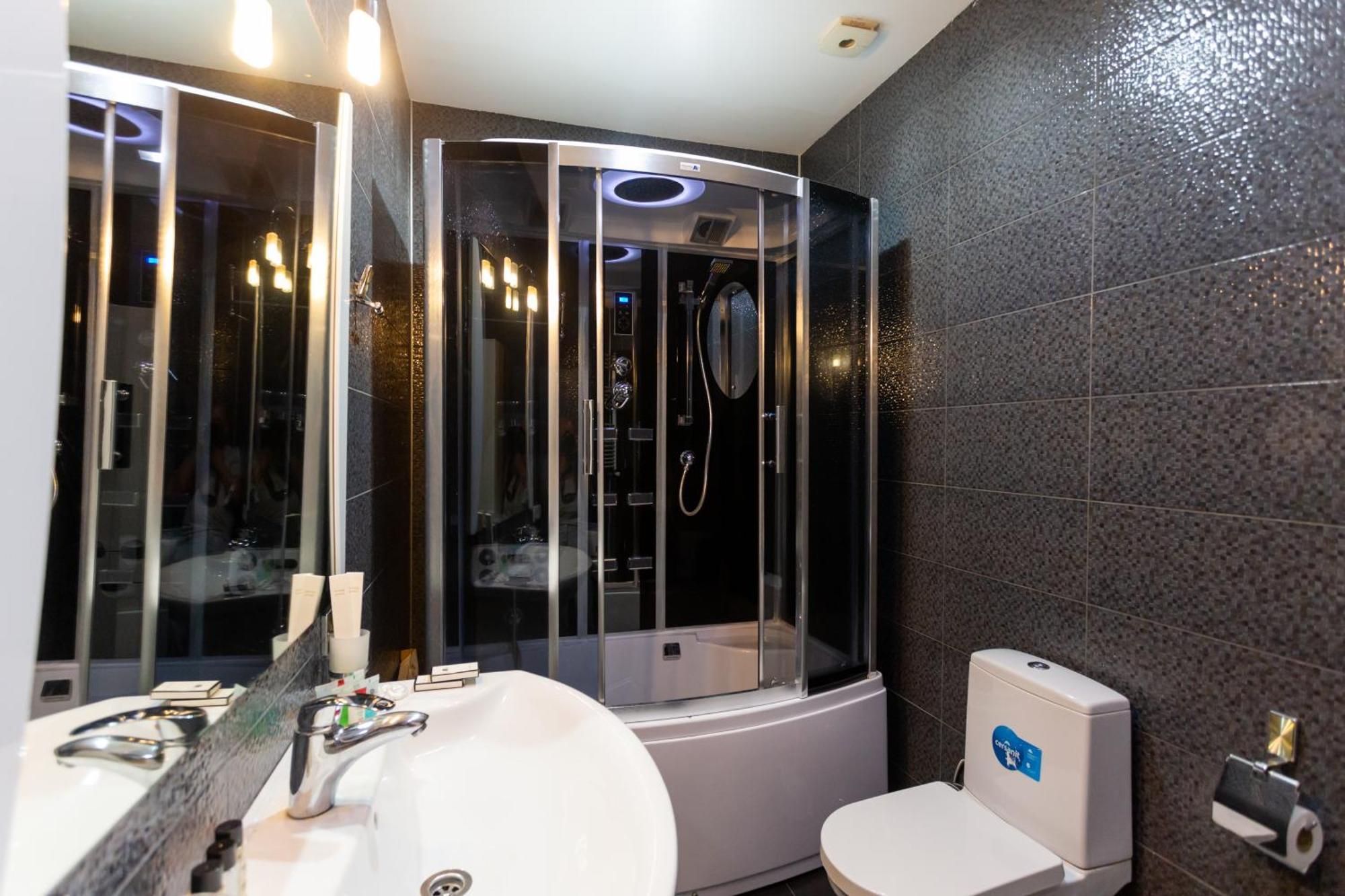 Two Bedroom Apartment In The City Center Tbilisi Exterior foto